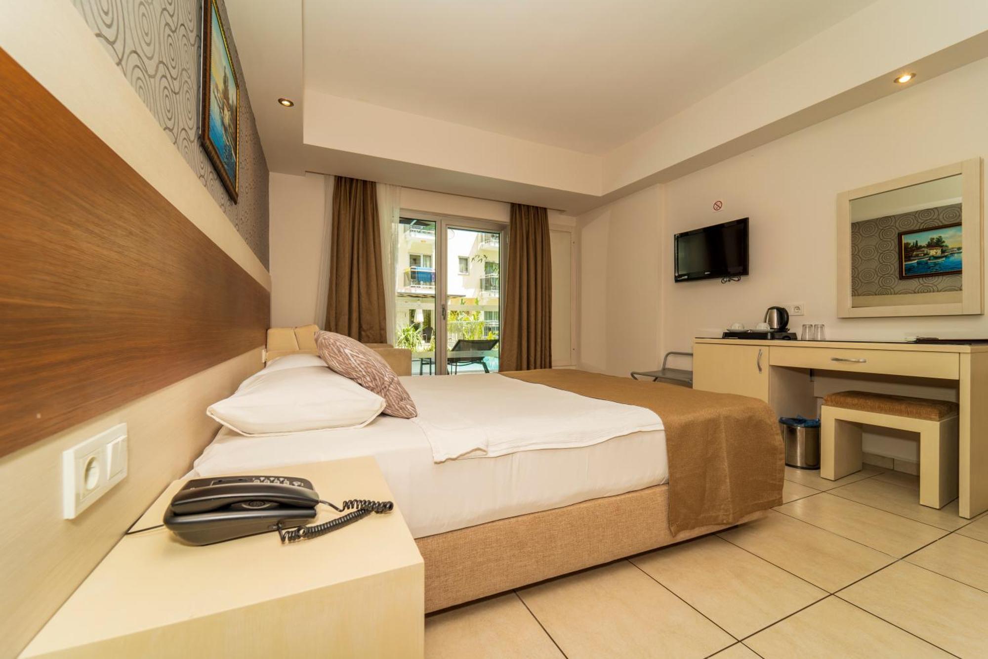 Montebello Resort Hotel Олудениз Экстерьер фото
